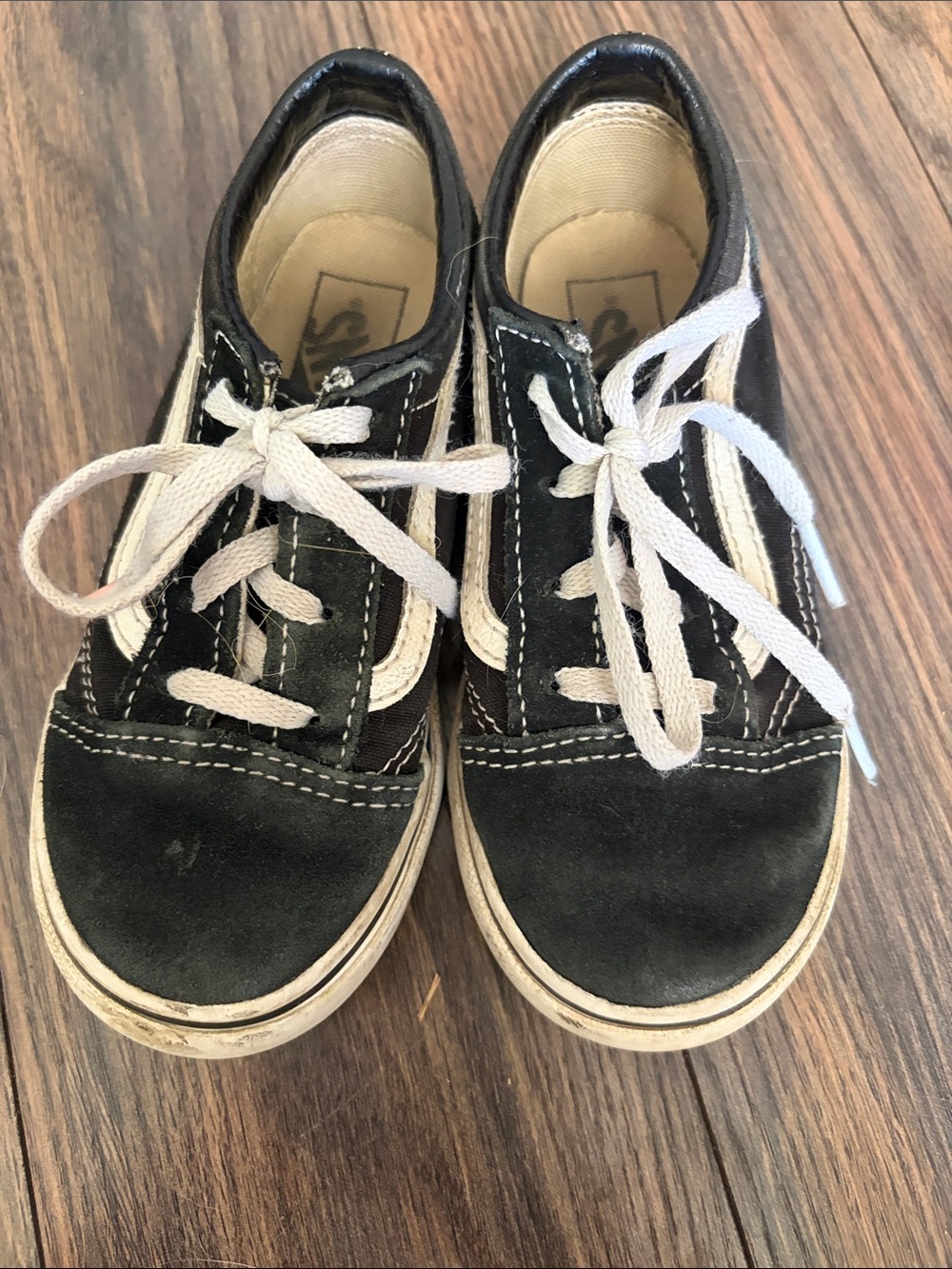 Vans Kids Black and White Low-Top Skate Shoes size 10T